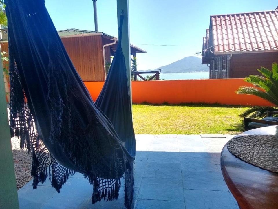 Sossego à 140 m da praia com vista para o mar na Armação da Piedade Governador Celso Ramos Exterior foto